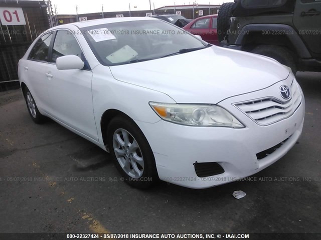 4T1BK3EK0AU607021 - 2010 TOYOTA CAMRY SE/LE/XLE 白色 照片 1