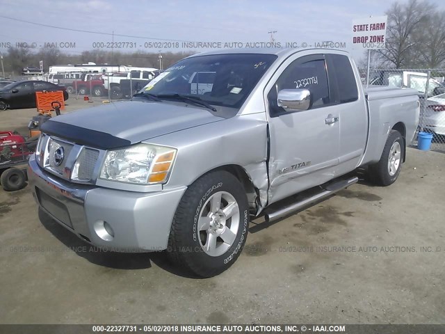 1N6BA06A75N573233 - 2005 NISSAN TITAN XE/SE/LE SILVER photo 2