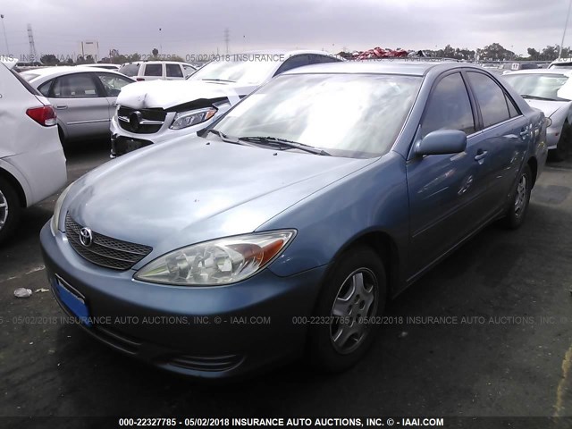 4T1BF30K82U519931 - 2002 TOYOTA CAMRY LE/XLE/SE 浅蓝色 照片 2
