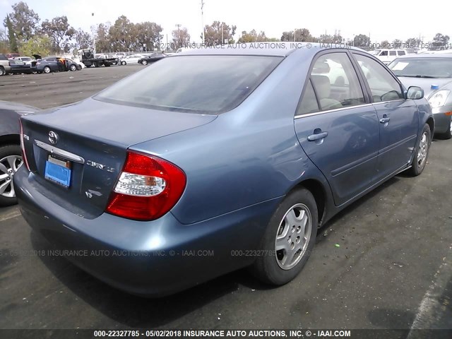 4T1BF30K82U519931 - 2002 TOYOTA CAMRY LE/XLE/SE 浅蓝色 照片 4