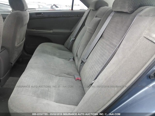 4T1BF30K82U519931 - 2002 TOYOTA CAMRY LE/XLE/SE 浅蓝色 照片 8