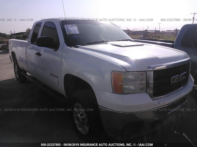 1GT220CG5BZ347835 - 2011 GMC SIERRA K2500 SLE WHITE photo 1