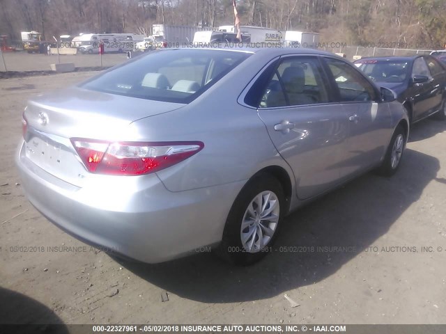 4T4BF1FK4GR530885 - 2016 TOYOTA CAMRY LE/XLE/SE/XSE SILVER photo 4