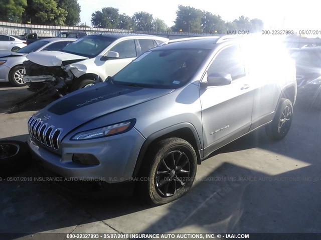 1C4PJMCS0HW545284 - 2017 JEEP CHEROKEE LATITUDE Gümüş foto 2