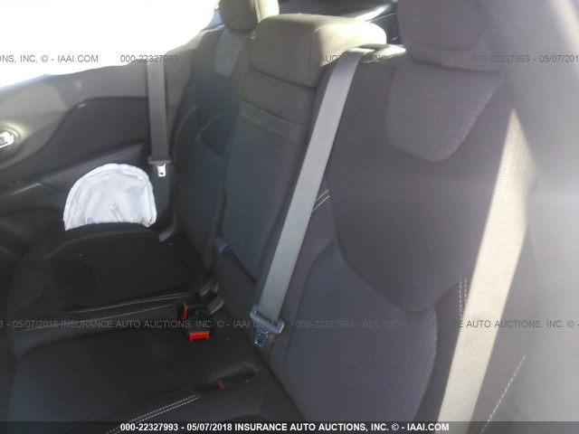 1C4PJMCS0HW545284 - 2017 JEEP CHEROKEE LATITUDE Gümüş foto 8