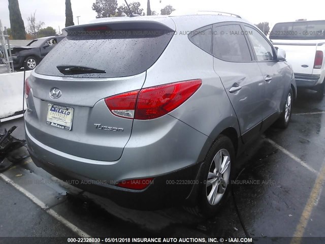 KM8JU3AC9BU226774 - 2011 HYUNDAI TUCSON GLS/LIMITED SILVER photo 4