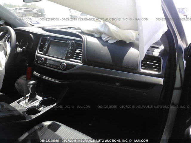 5TDZKRFH5GS149577 - 2016 TOYOTA HIGHLANDER LE/LE PLUS SILVER photo 5