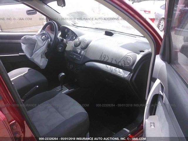 KL1TD6DE0BB132085 - 2011 CHEVROLET AVEO LS/LT 紫色 照片 5