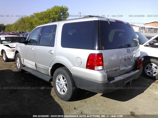 1FMRU15W94LA77870 - 2004 FORD EXPEDITION XLT 银色 照片 3