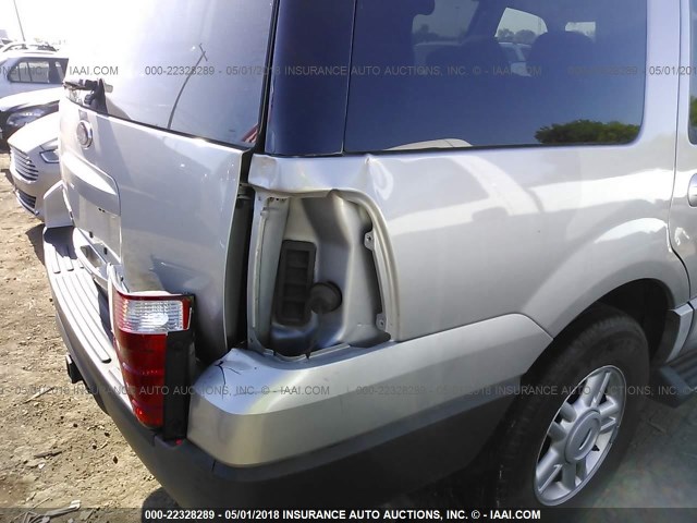 1FMRU15W94LA77870 - 2004 FORD EXPEDITION XLT 银色 照片 6