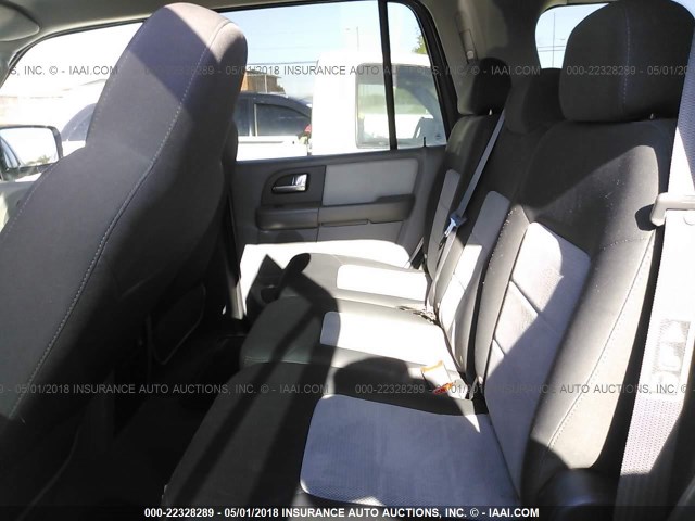 1FMRU15W94LA77870 - 2004 FORD EXPEDITION XLT 银色 照片 8