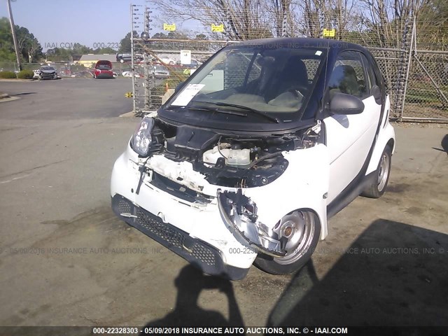 WMEEJ3BA6DK679617 - 2013 SMART FORTWO PURE/PASSION WHITE photo 2