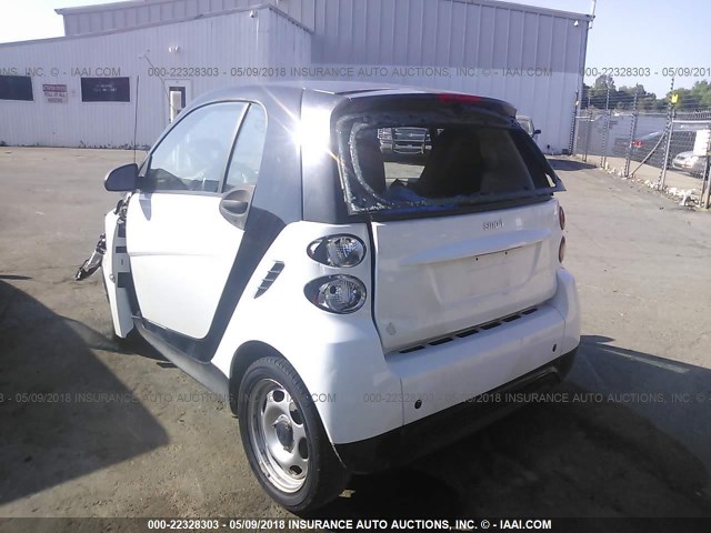 WMEEJ3BA6DK679617 - 2013 SMART FORTWO PURE/PASSION WHITE photo 3