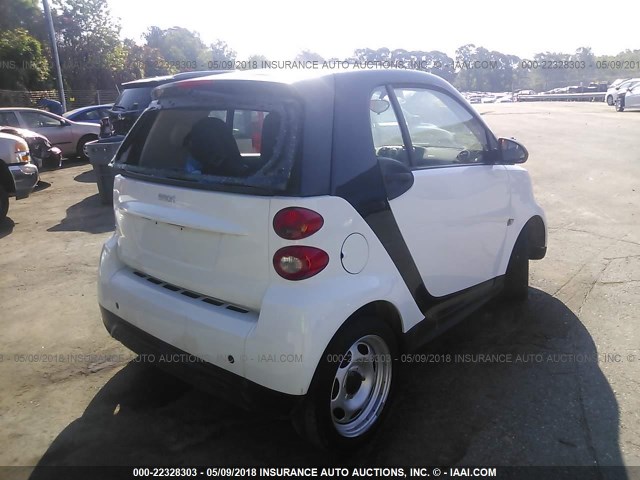 WMEEJ3BA6DK679617 - 2013 SMART FORTWO PURE/PASSION WHITE photo 4