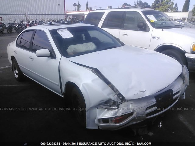 JN1CA21D3ST624029 - 1995 NISSAN MAXIMA GLE/GXE/SE WHITE photo 1