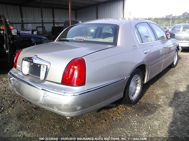 1LNHM81W91Y677619 - 2001 LINCOLN TOWN CAR EXECUTIVE أسمر صورة 4
