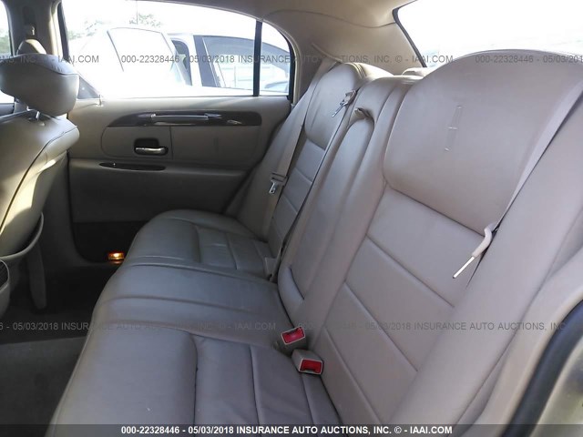 1LNHM81W91Y677619 - 2001 LINCOLN TOWN CAR EXECUTIVE أسمر صورة 8