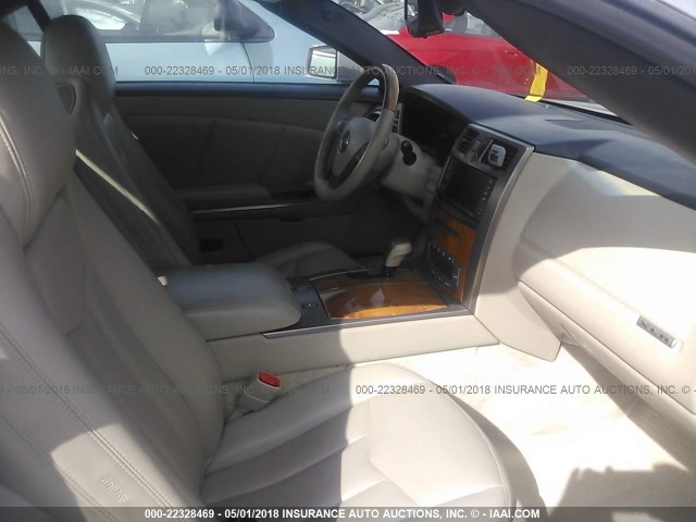 1G6YV36A265600037 - 2006 CADILLAC XLR SILVER photo 5