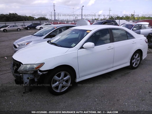 4T1BK46K87U544411 - 2007 TOYOTA CAMRY NEW GENERAT LE/XLE/SE WHITE photo 2