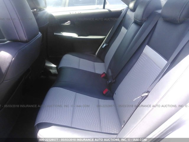 4T1BF1FKXCU066795 - 2012 TOYOTA CAMRY SE/LE/XLE ნაცრისფერი ფოტო 8