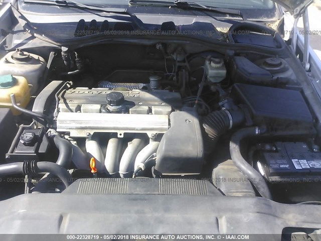 YV1LS5576W2497931 - 1998 VOLVO S70 SILVER photo 10