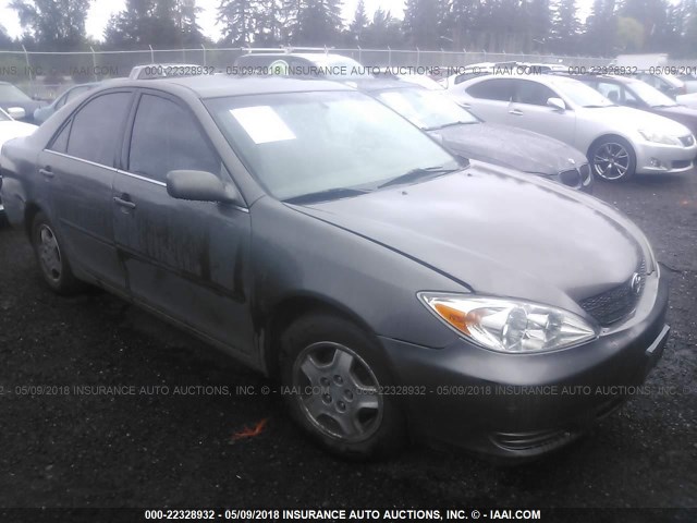 4T1BF30K12U528244 - 2002 TOYOTA CAMRY LE/XLE/SE ნაცრისფერი ფოტო 1