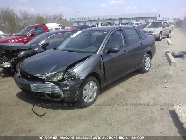 1FAHP34N37W170064 - 2007 FORD FOCUS ZX4/S/SE/SES GRAY photo 2