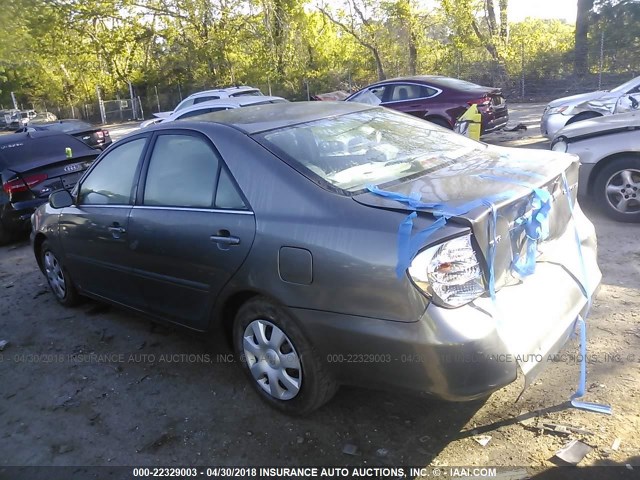 4T1BE32K14U921101 - 2004 TOYOTA CAMRY LE/XLE/SE ნაცრისფერი ფოტო 3