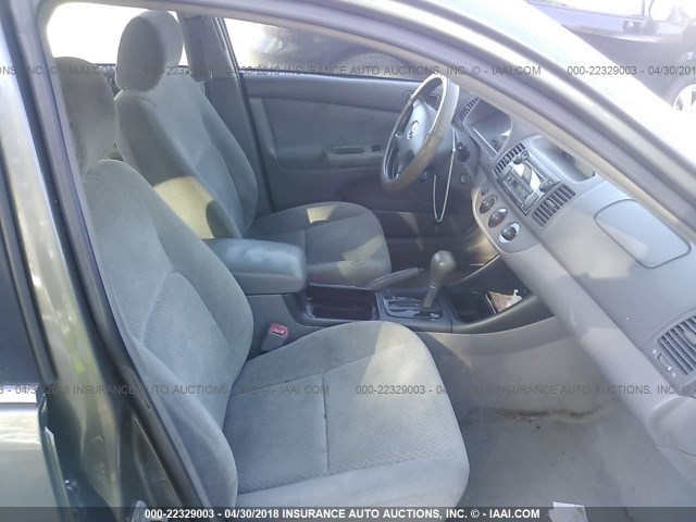 4T1BE32K14U921101 - 2004 TOYOTA CAMRY LE/XLE/SE ნაცრისფერი ფოტო 5