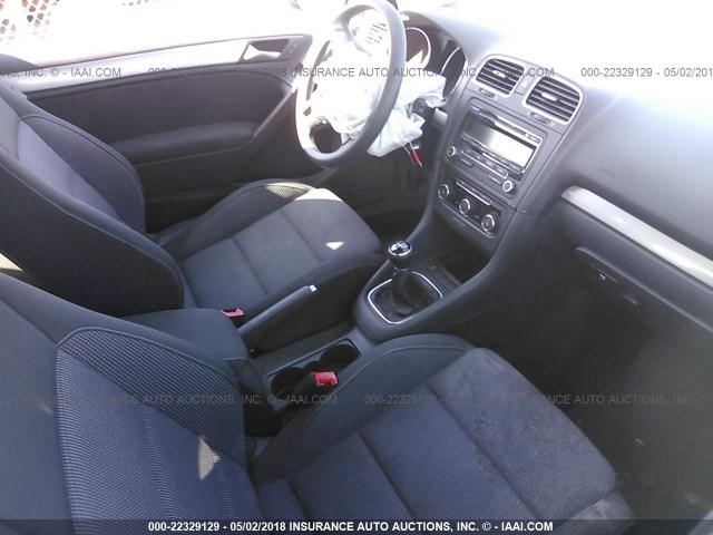 WVWAB7AJ1CW209022 - 2012 VOLKSWAGEN GOLF 白色 照片 5