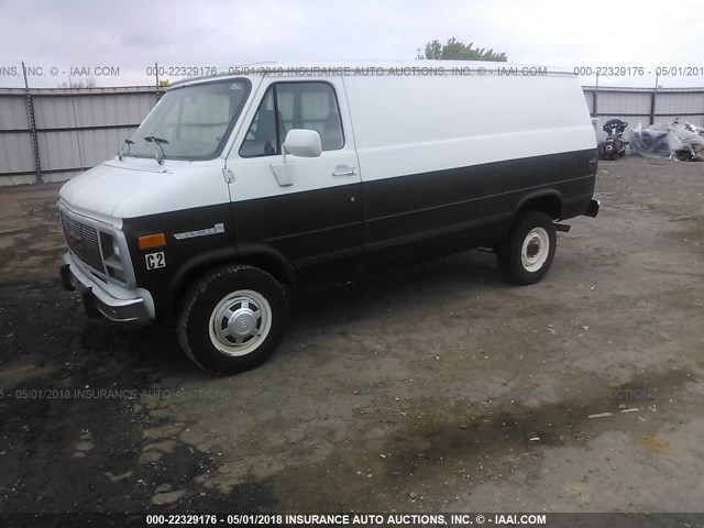 2GTHG35K3P4506056 - 1993 GMC VANDURA G3500 WHITE photo 2