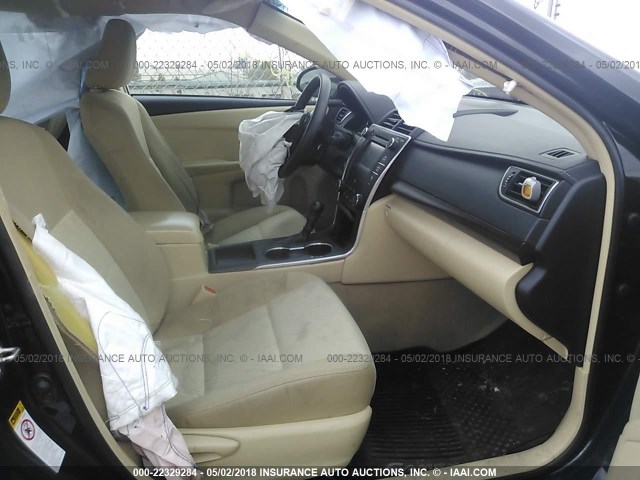 4T4BF1FK1GR519732 - 2016 TOYOTA CAMRY LE/XLE/SE/XSE BLACK photo 5
