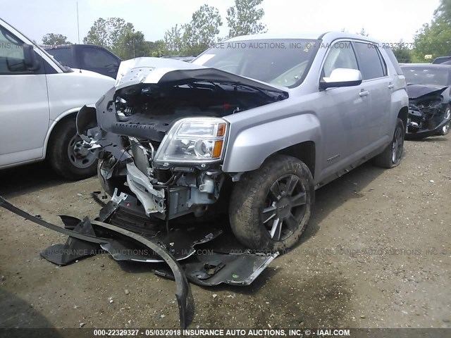 2CTALMEC1B6475578 - 2011 GMC TERRAIN SLE SILVER photo 2