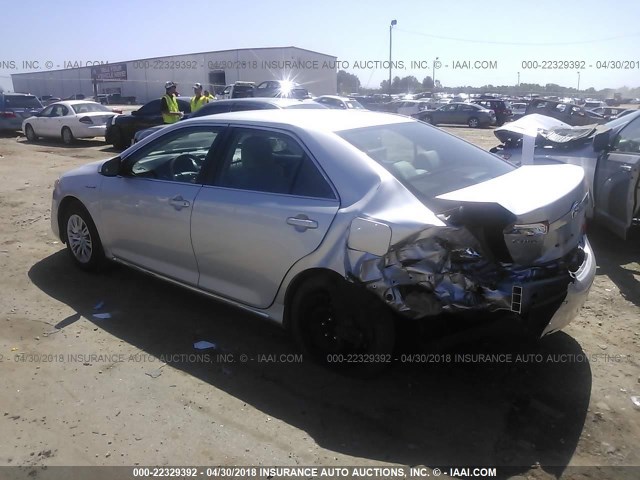 4T1BD1FK0CU011505 - 2012 TOYOTA CAMRY HYBRID/LE/XLE SILVER photo 3