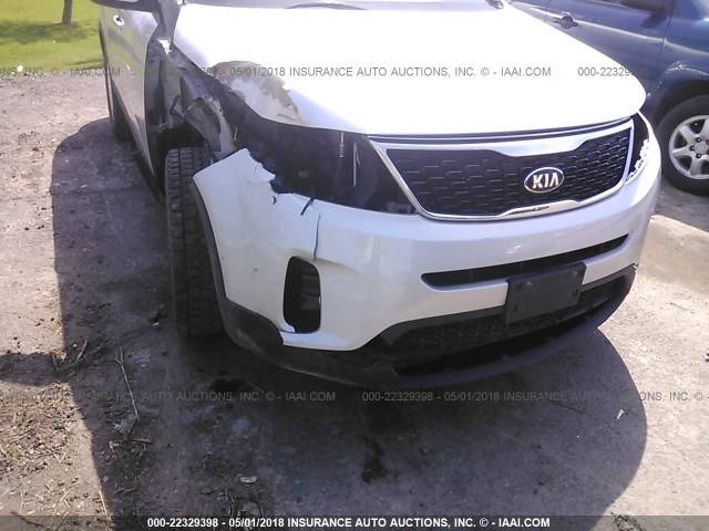 5XYKT3A62FG560030 - 2015 KIA SORENTO LX SILVER photo 6