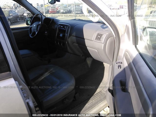 1FMDU73K74ZA13157 - 2004 FORD EXPLORER XLT/XLT SPORT/NBX SILVER photo 5