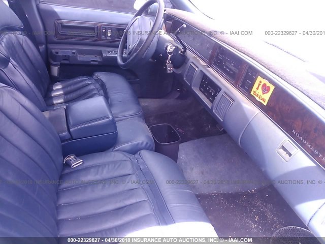 1G4BR8375NW405714 - 1992 BUICK ROADMASTER ESTATE BLUE photo 5