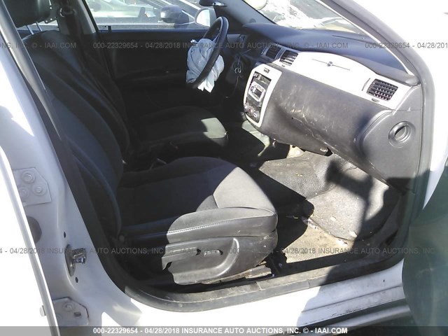 2G1WS55R479409846 - 2007 CHEVROLET IMPALA POLICE WHITE photo 5