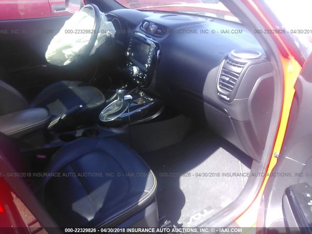 KNDJP3A56F7753138 - 2015 KIA SOUL + RED photo 5