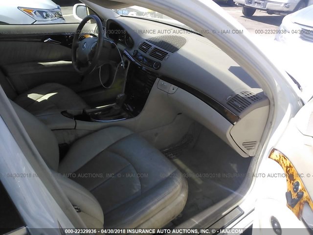 WDBUF70J53A139023 - 2003 MERCEDES-BENZ E 500 WHITE photo 5