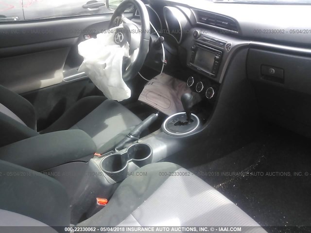 JTKJF5C76E3073896 - 2014 TOYOTA SCION TC WHITE photo 5