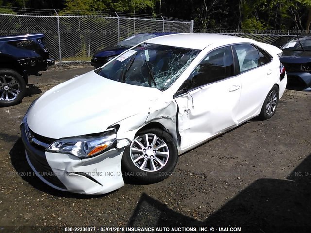 4T4BF1FKXFR508940 - 2015 TOYOTA CAMRY LE/XLE/SE/XSE 白色 照片 2
