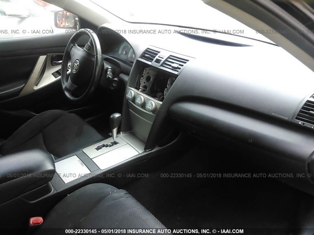 4T1BE46K69U869617 - 2009 TOYOTA CAMRY SE/LE/XLE BLACK photo 5