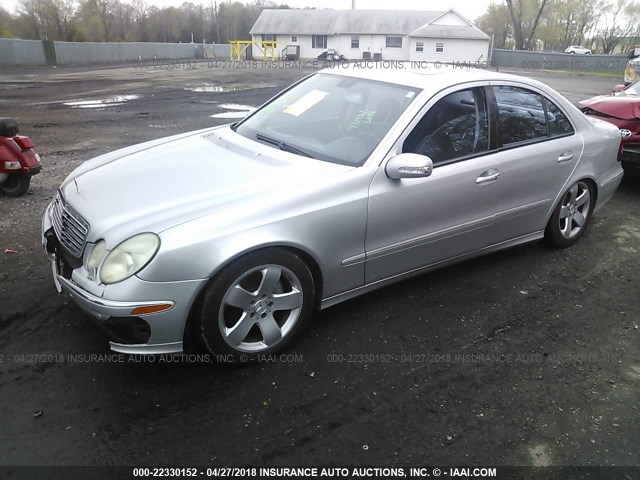 WDBUF70J04A494182 - 2004 MERCEDES-BENZ E 500 SILVER photo 2