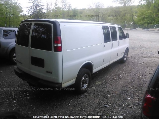 1GTGG29V551128322 - 2005 GMC SAVANA G2500 WHITE photo 4