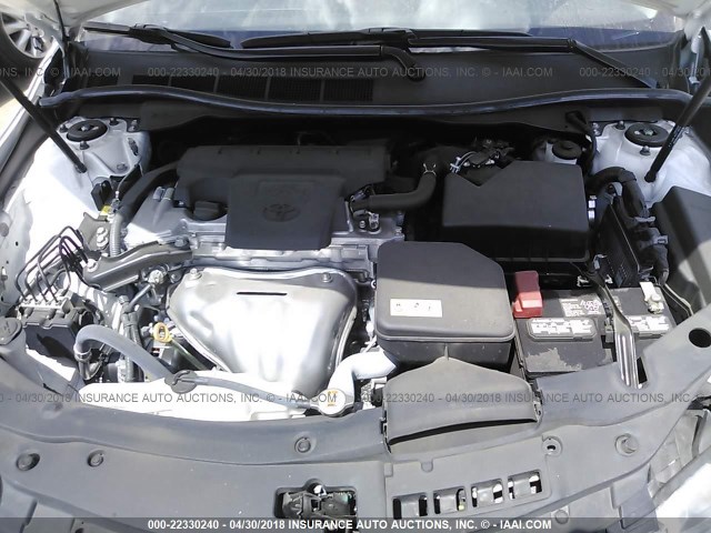 4T1BF1FK1HU395182 - 2017 TOYOTA CAMRY LE/XLE/SE/XSE თეთრი ფოტო 10