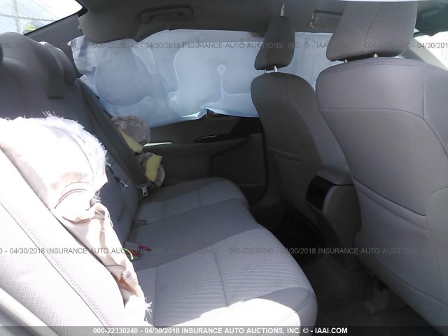 4T1BF1FK1HU395182 - 2017 TOYOTA CAMRY LE/XLE/SE/XSE თეთრი ფოტო 8