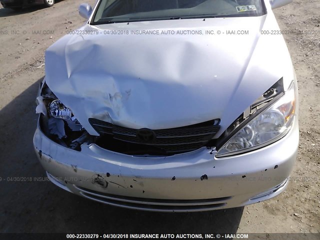 4T1BE32K22U586220 - 2002 TOYOTA CAMRY LE/XLE/SE ვერცხლისფერი ფოტო 6