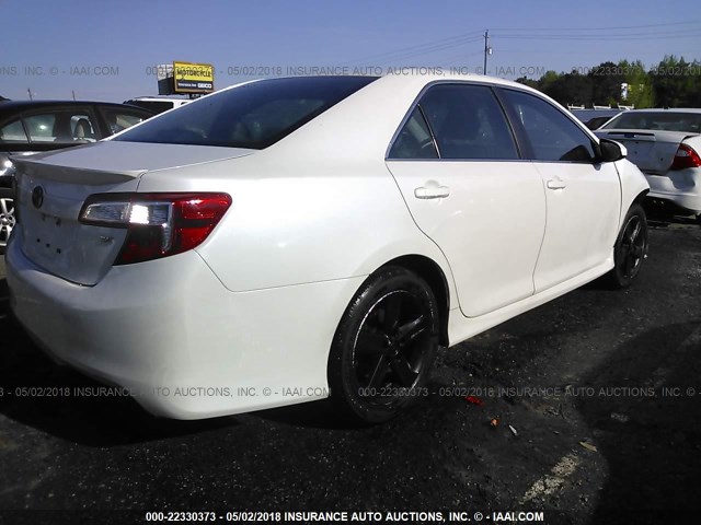 4T1BF1FK2EU428217 - 2014 TOYOTA CAMRY L/SE/LE/XLE 白色 照片 4