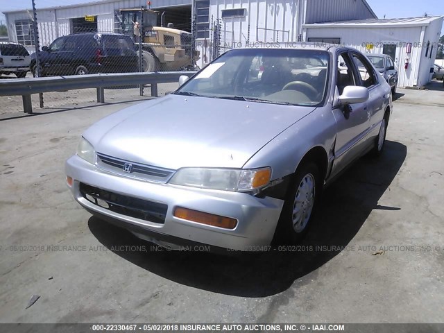 1HGCD5661VA046594 - 1997 HONDA ACCORD EX/EX-R Pewter photo 2